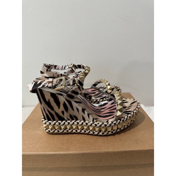 CHRISTIAN LOUBOUTIN
Pyraclou 110 leopard-print wedge sandals 38 BNIB - Picture 9 of 11